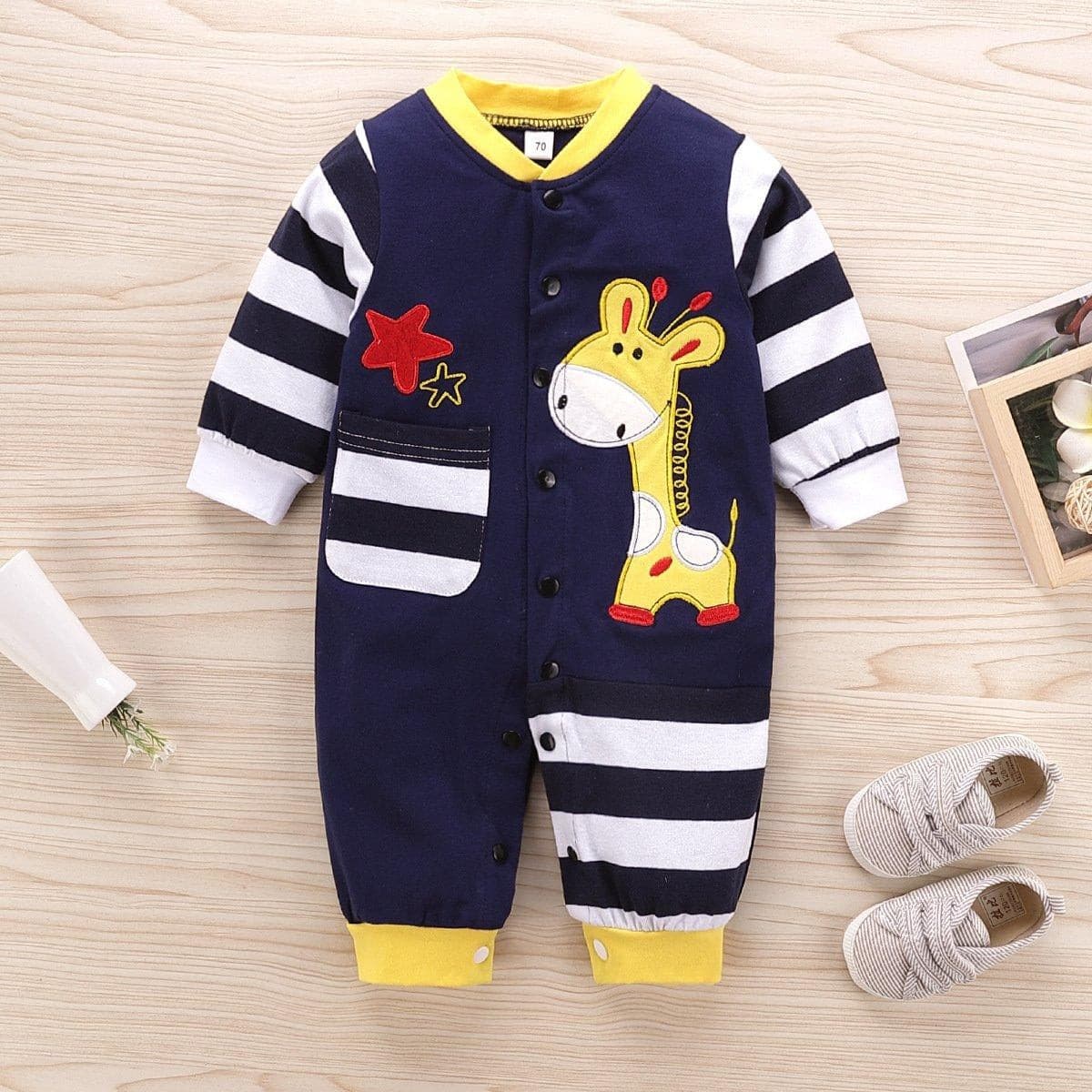 Lovely Cartoon Giraffe Printed Long-sleeve Baby Jumpsuit