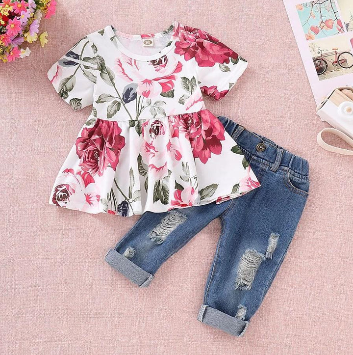 Floral Short-sleeve Top and Jeans Set - MomyMall