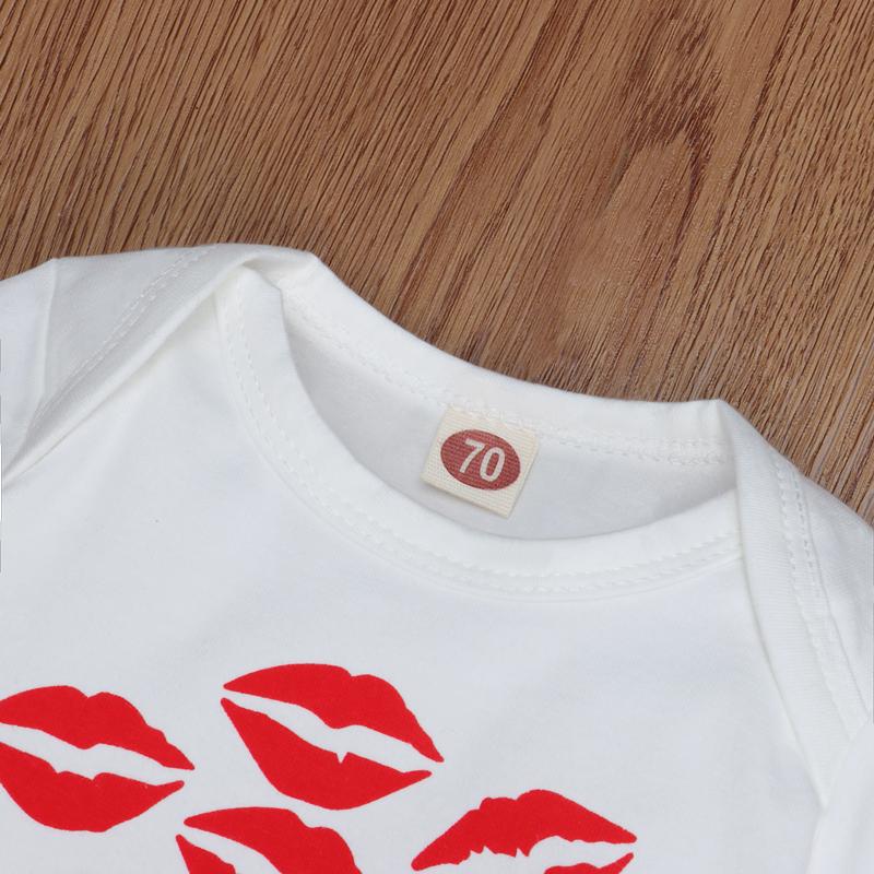 “Grandma was here”Lip Printed Long Sleeve Baby Romper