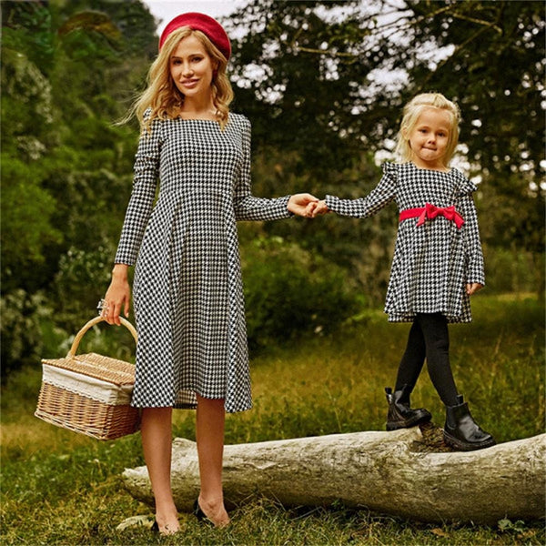 Family Matching Autumn Fashion Print Bow Mom Daughter Dresses - MomyMall Black / MOM S