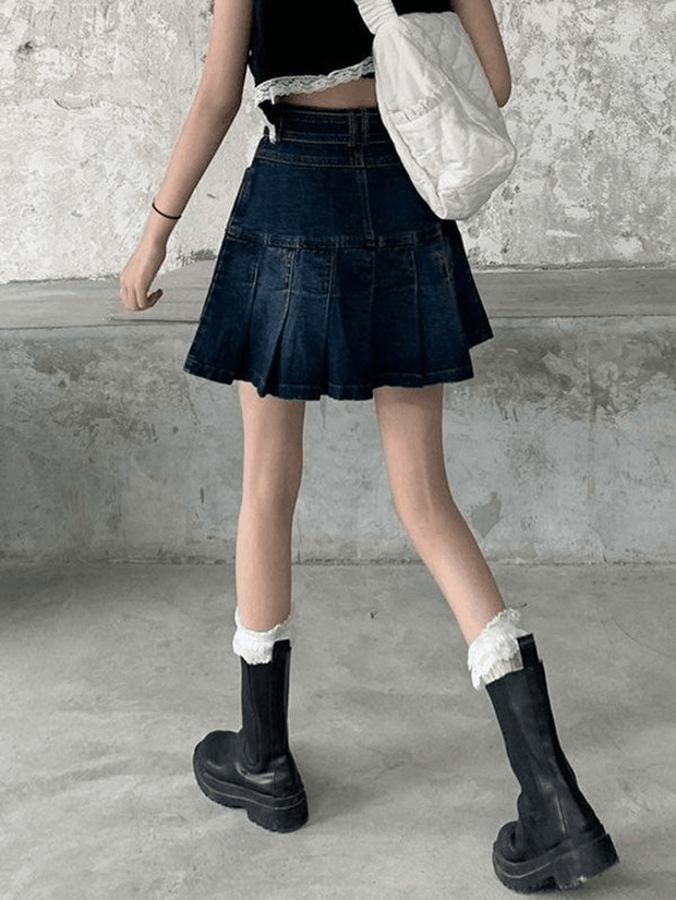 Buckle Belt Pleated Mini Skirt