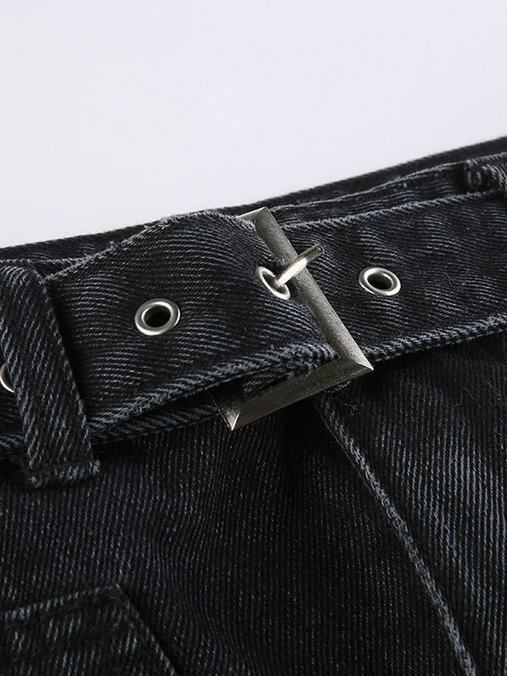 Mini-jupe en denim avec poche à ceinture et boucle