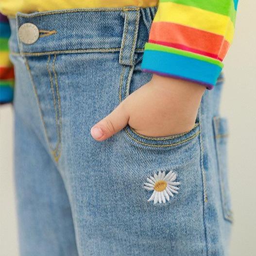 Daisy Embroidered Denim Pants - MomyMall