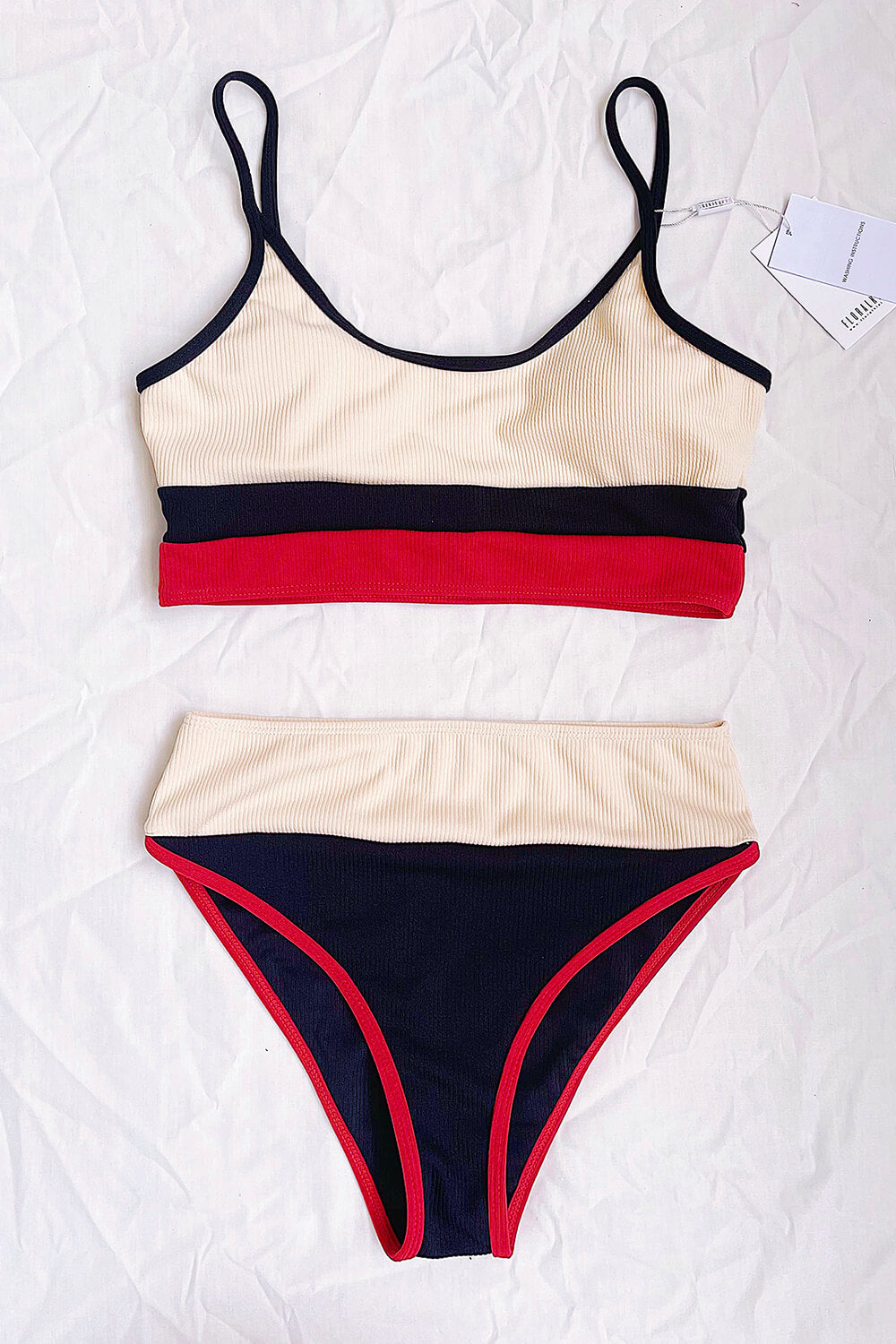 Bas de bikini taille haute à rayures crème et rouge