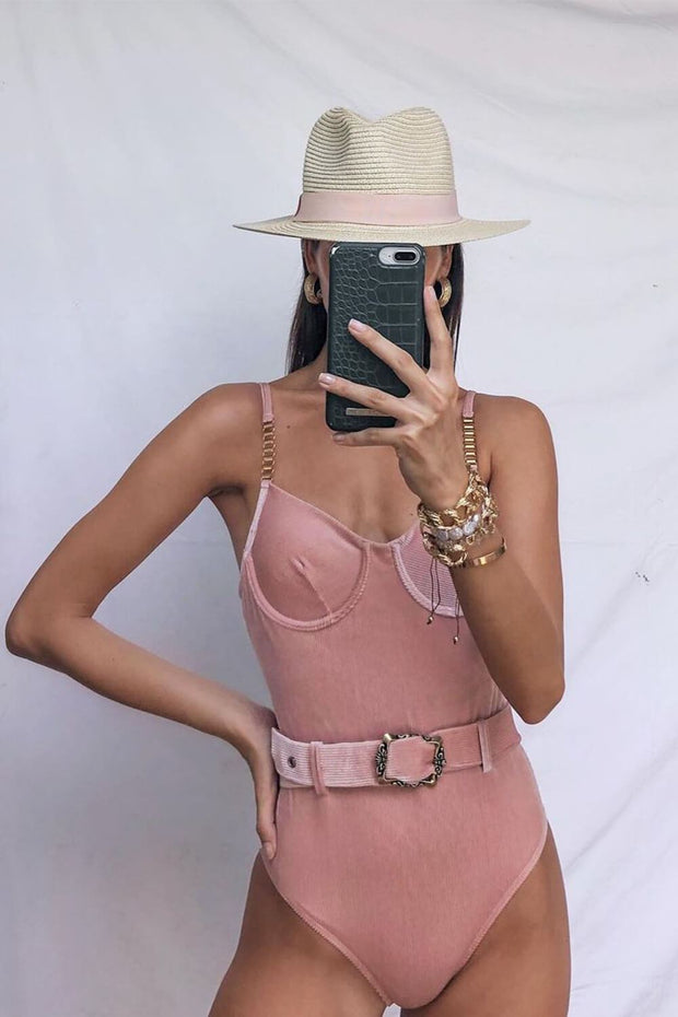 Maillot de bain une pièce côtelé rose plongeant avec ceinture moulé