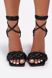 Schwarze, gewebte Stiletto-Absätze aus Kunstleder zum Schnüren mit quadratischer Zehenpartie und geflochtenem Detail