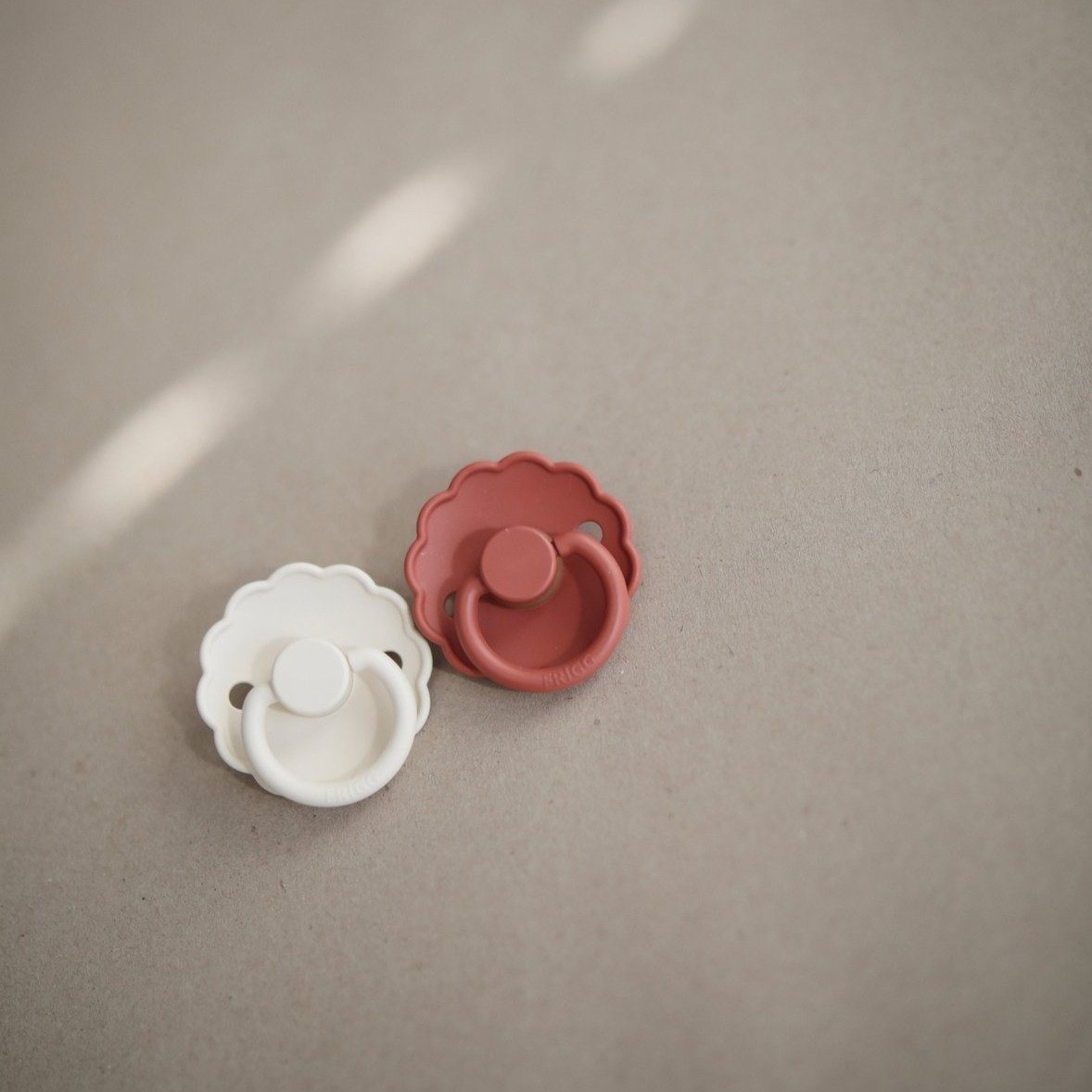 FRIGG Daisy Silicone Pacifier - MomyMall