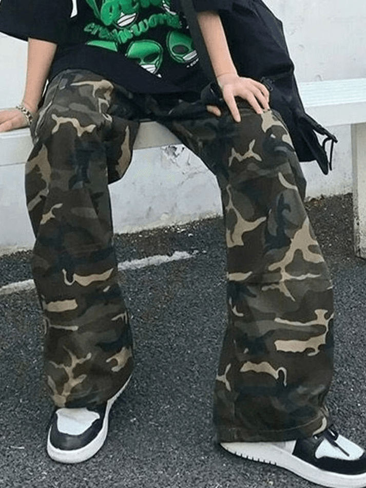 Loose Fit Camo Cargo Pants - MomyMall