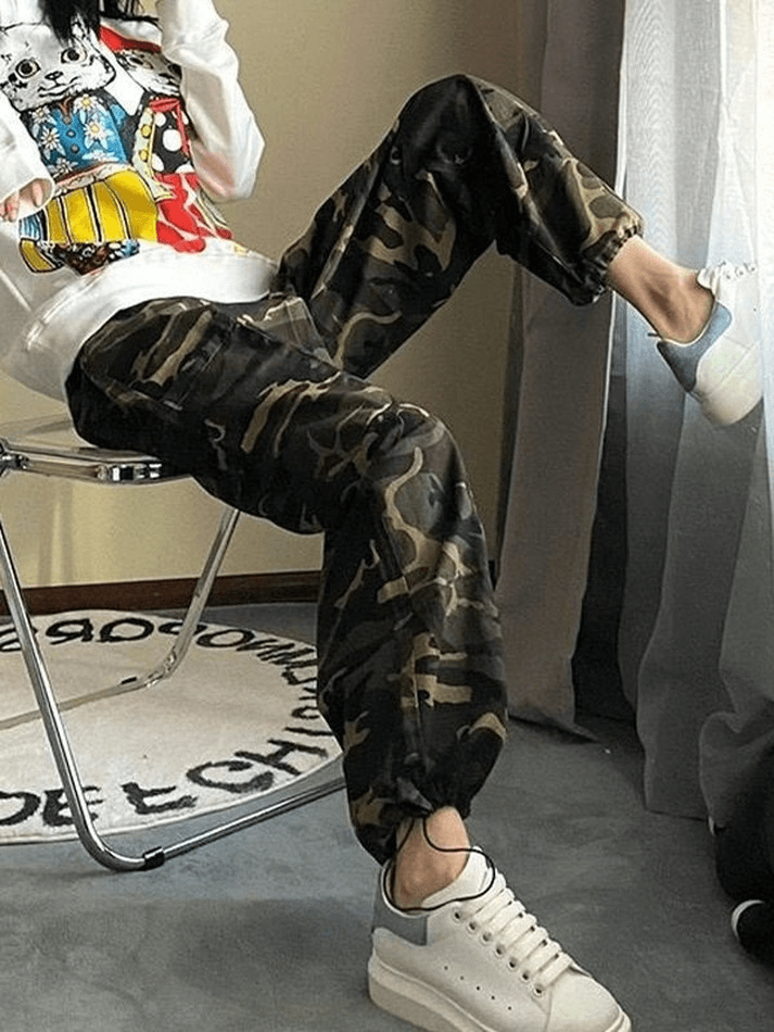 Loose Fit Camo Cargo Pants - MomyMall