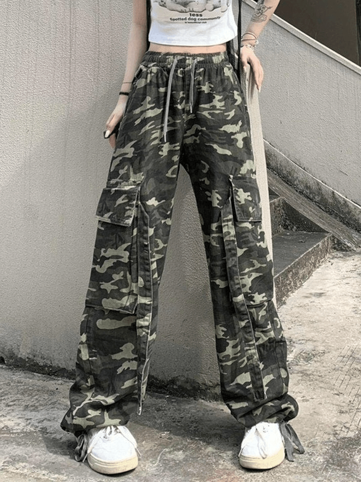 Pocket Camo Print Baggy Casual Pants