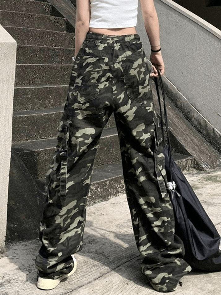 Pocket Camo Print Baggy Casual Pants