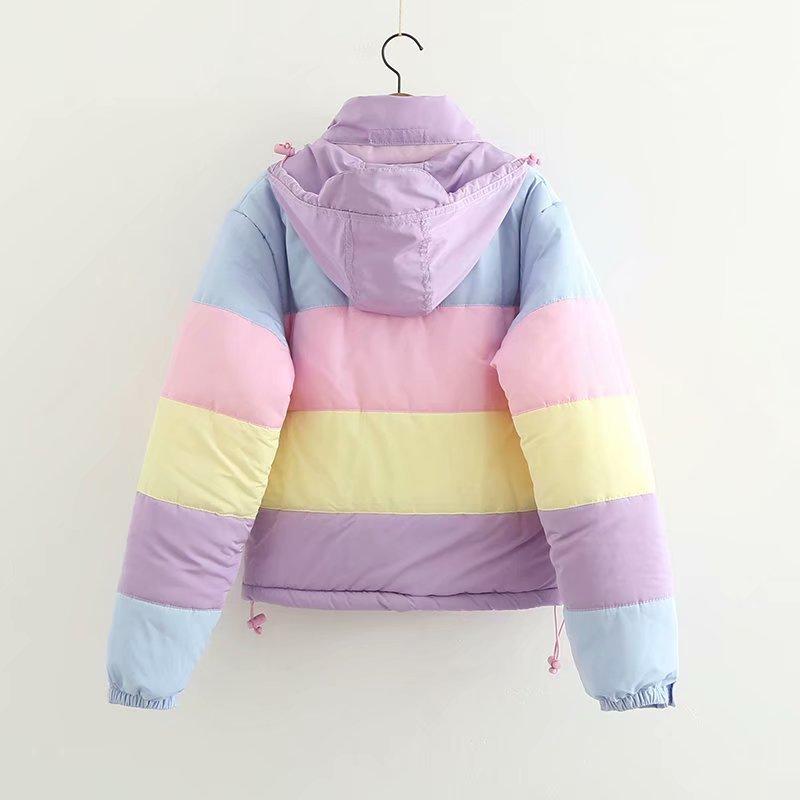 Pufferjacke mit Regenbogenstreifen