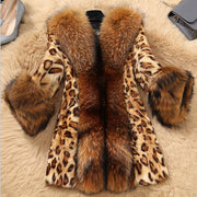 Manteau à imprimé léopard bordé de fausse fourrure