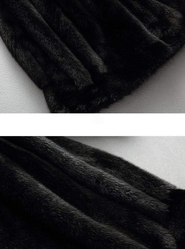 Mantel aus Kunstfell mit Kapuze und Paillettenverschluss