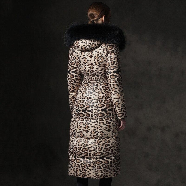 Manteau d'hiver ceinturé à imprimé léopard avec capuche en fausse fourrure