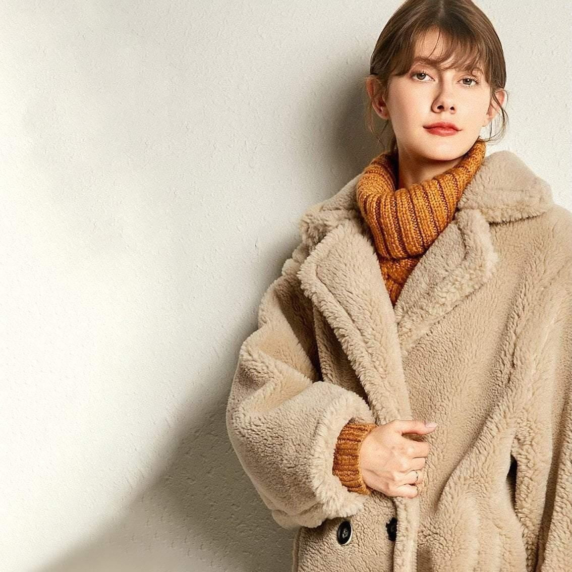 Manteau emblématique ours en peluche imitation peau lainée